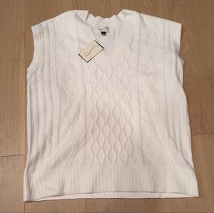 Universal Thread V-Neck White Sweater Vest
